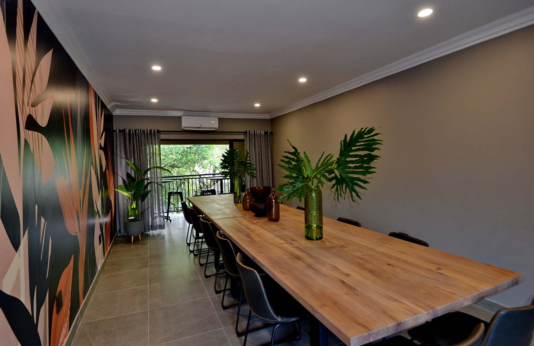 Seasons Golf resort dining room
